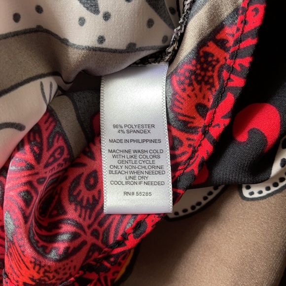 Express Short Sleeve Blouse - Picture 3 of 4